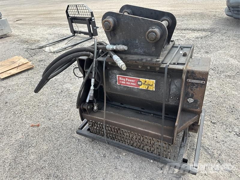 CAT HM208 31 in Mulcher Attachment Forstmulcher