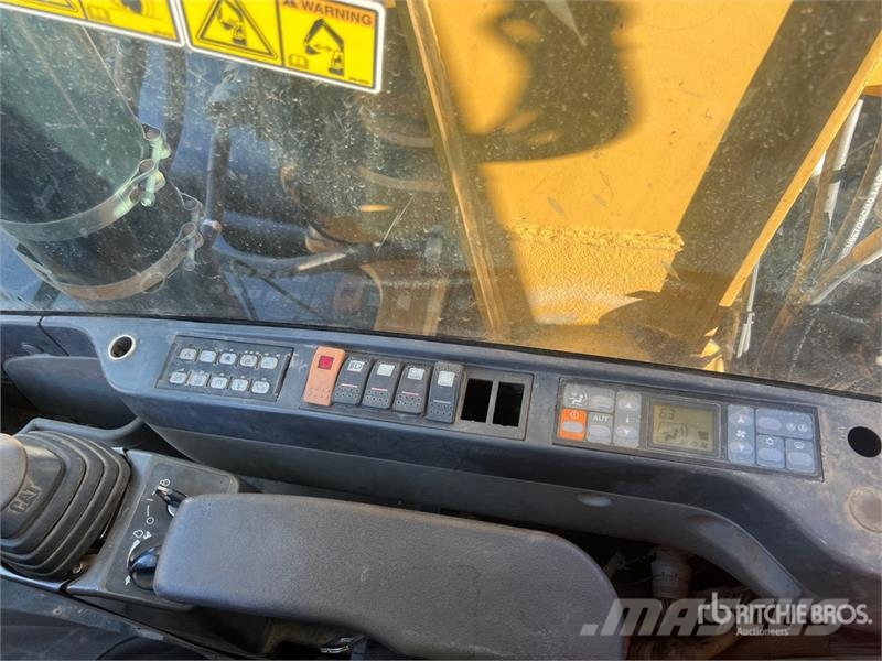 CAT M318D Gravemaskiner på hjul