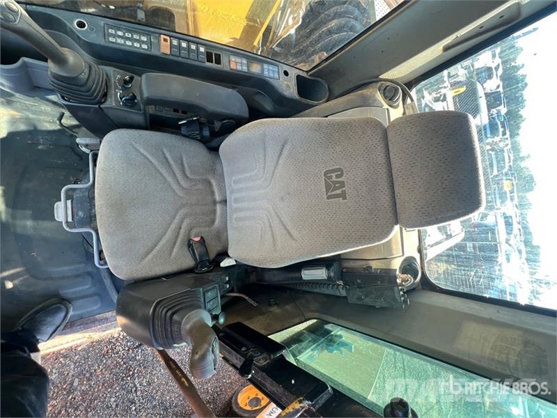 CAT M318D Gravemaskiner på hjul