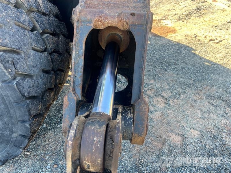 CAT M318D Gravemaskiner på hjul