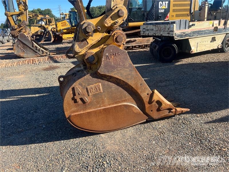 CAT M318D Gravemaskiner på hjul