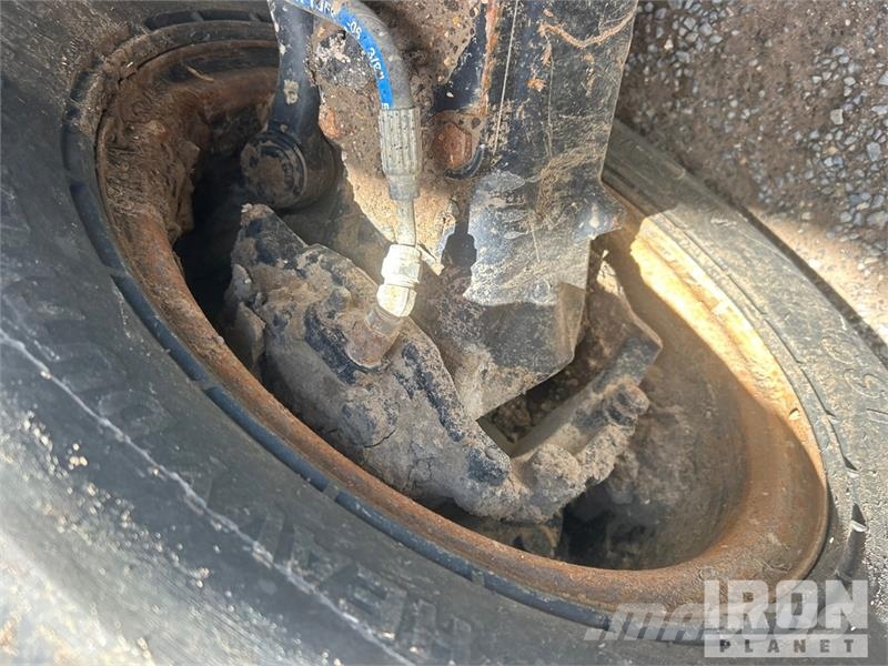CAT M318F Wheel Excavator Bagri na kolesih