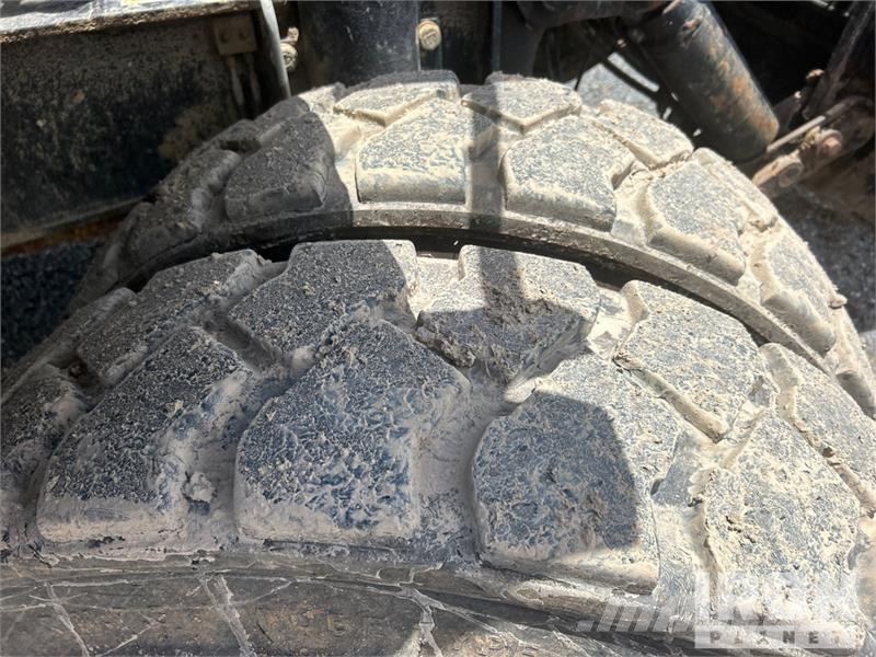 CAT M318F Wheel Excavator Bagri na kolesih