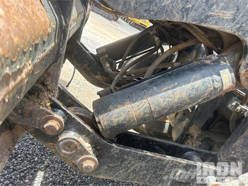 CAT M318F Wheel Excavator Bagri na kolesih
