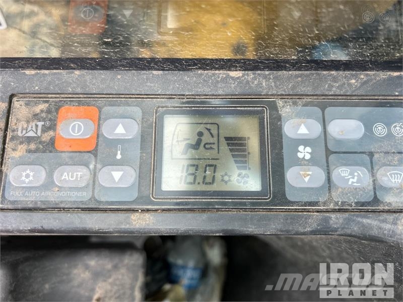 CAT M318F Wheel Excavator Bagri na kolesih