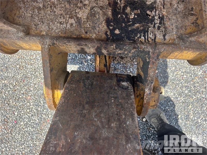 CAT M318F Wheel Excavator Bagri na kolesih