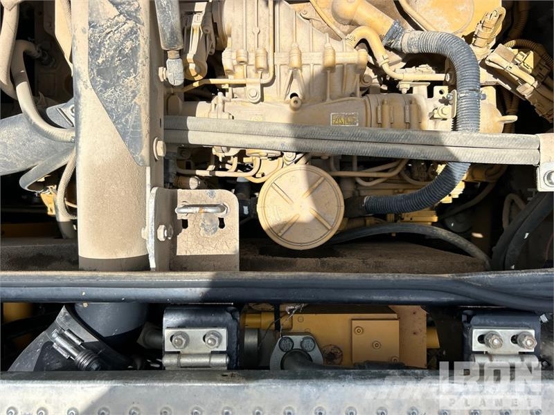 CAT M318F Wheel Excavator Bagri na kolesih