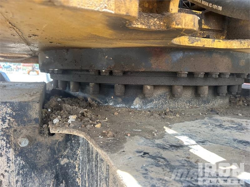 CAT M318F Wheel Excavator Bagri na kolesih