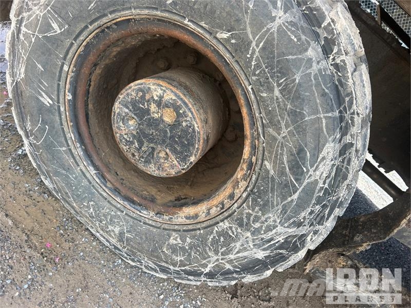 CAT M318F Wheel Excavator Bagri na kolesih