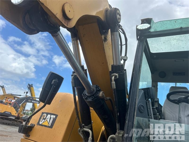 CAT M318F Wheel Excavator Bagri na kolesih