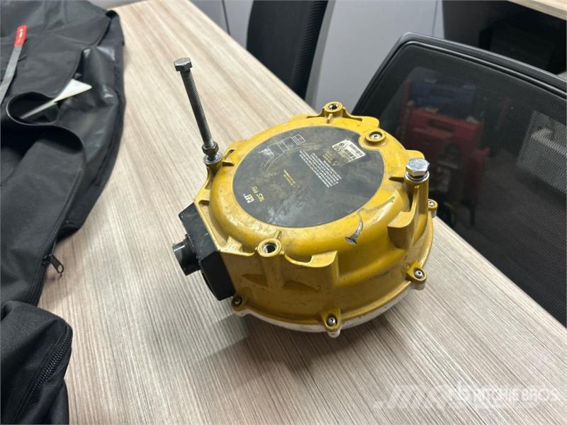 CAT MS995 Grade Control GNSS Receiver Outros componentes
