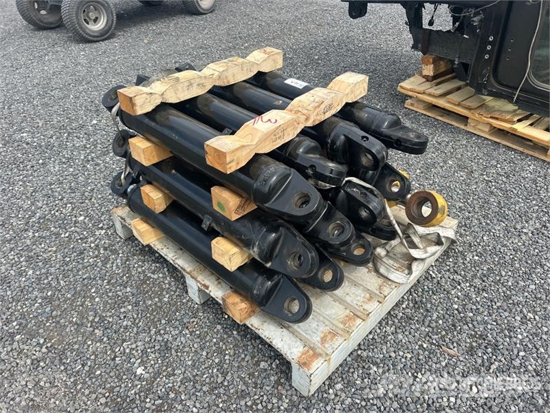 CAT of (13) Cat Lift Cylinder (Unused) - Fits Cat D5 运输工具-其他