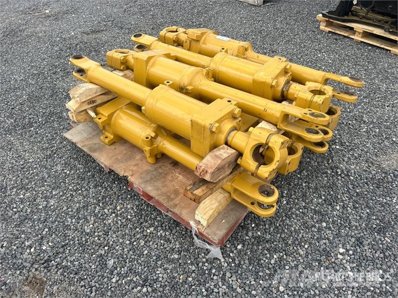 CAT of (8) Cat Tilt Cylinder - Fits Cat D7R 运输工具-其他