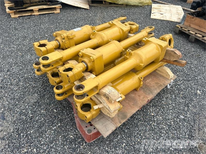 CAT of (8) Cat Tilt Cylinder - Fits Cat D7R 运输工具-其他