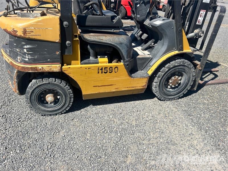 CAT P5000-G-LP 4500 lb Pneumatic Tire Forklift (Inoper 그 외 지게차