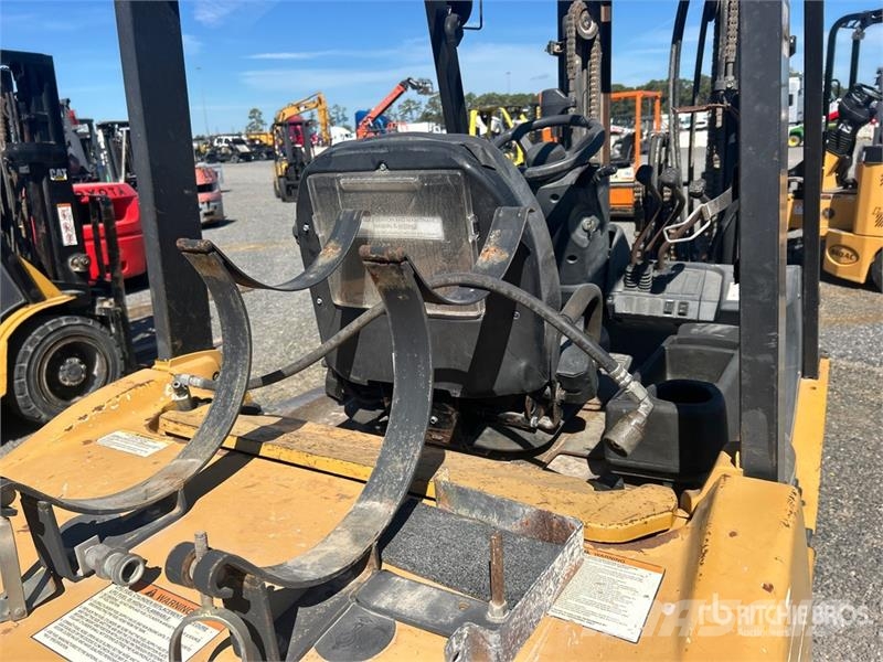 CAT P5000-G-LP 4500 lb Pneumatic Tire Forklift (Inoper 그 외 지게차