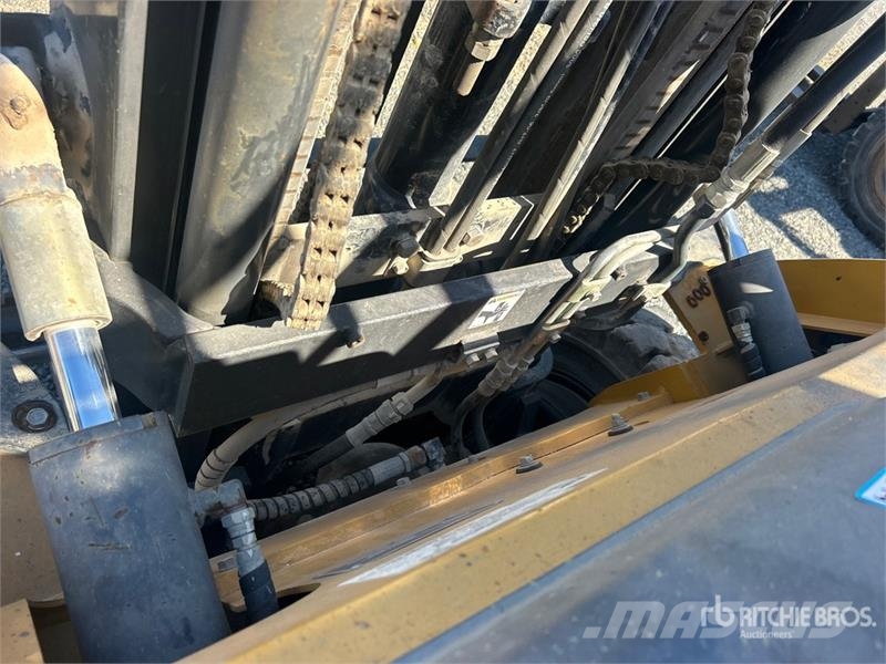 CAT P5000-G-LP 4500 lb Pneumatic Tire Forklift (Inoper 그 외 지게차