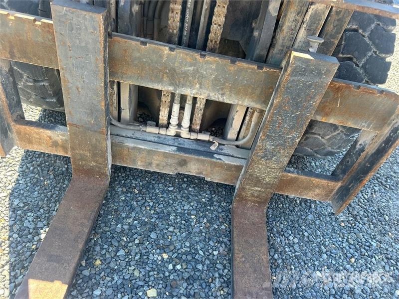 CAT P5000-G-LP 4500 lb Pneumatic Tire Forklift (Inoper 그 외 지게차