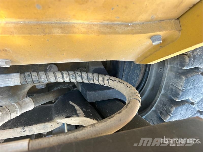 CAT P5000-G-LP 4500 lb Pneumatic Tire Forklift (Inoper 그 외 지게차