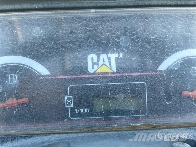 CAT P5000-G-LP 4500 lb Pneumatic Tire Forklift (Inoper 그 외 지게차