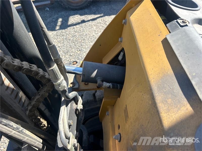 CAT P5000-G-LP 4500 lb Pneumatic Tire Forklift (Inoper 그 외 지게차