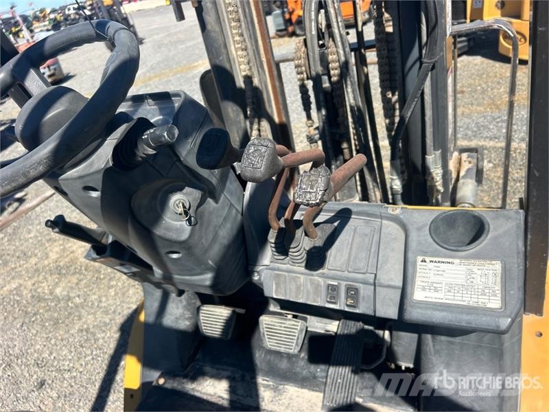 CAT P5000-G-LP 4500 lb Pneumatic Tire Forklift (Inoper 그 외 지게차
