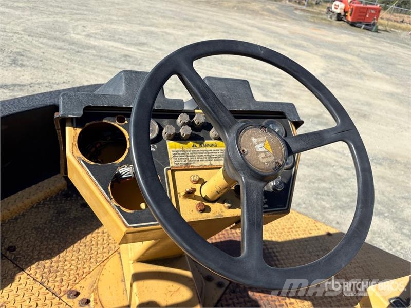 CAT PS-150B Cilindros Compactadores de pneus
