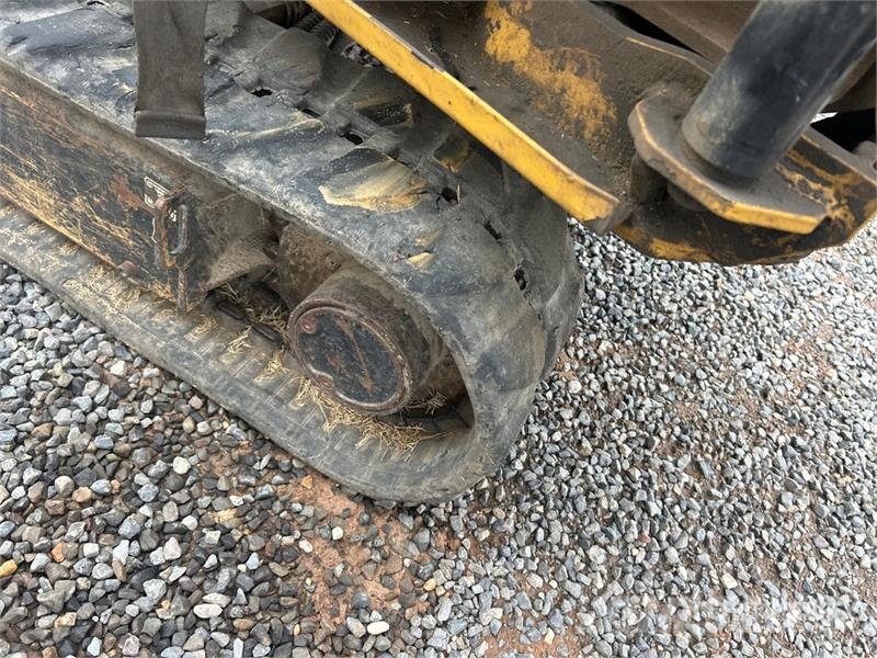 CAT Quantity of 2 Mini Excavator (Inoperable) Minigravemaskiner
