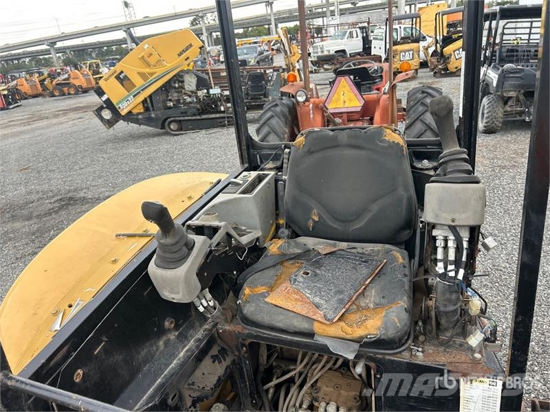 CAT Quantity of (2) Mini Excavator (Inoperable) Mini bagri <7t