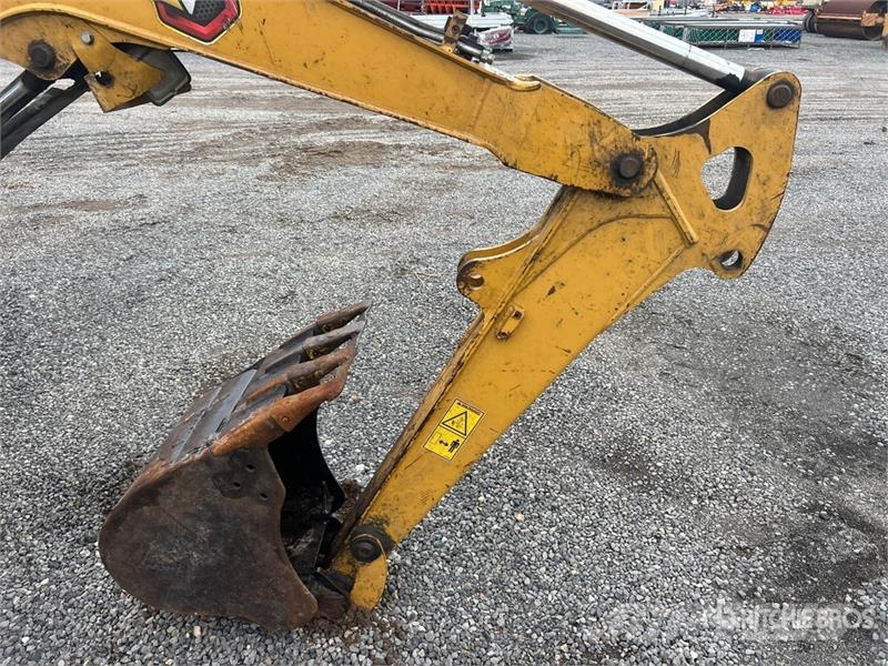 CAT Quantity of 2 Mini Excavator (Inoperable) Minigravemaskiner