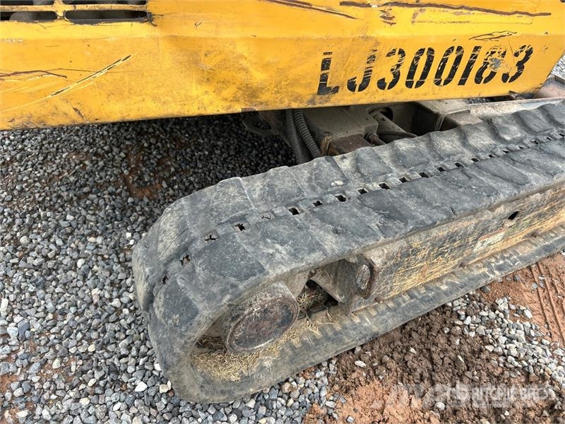 CAT Quantity of 2 Mini Excavator (Inoperable) Minigravemaskiner
