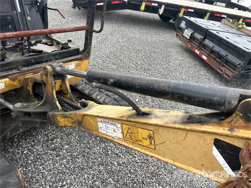 CAT Quantity of (2) Mini Excavator (Inoperable) Mini bagri <7t