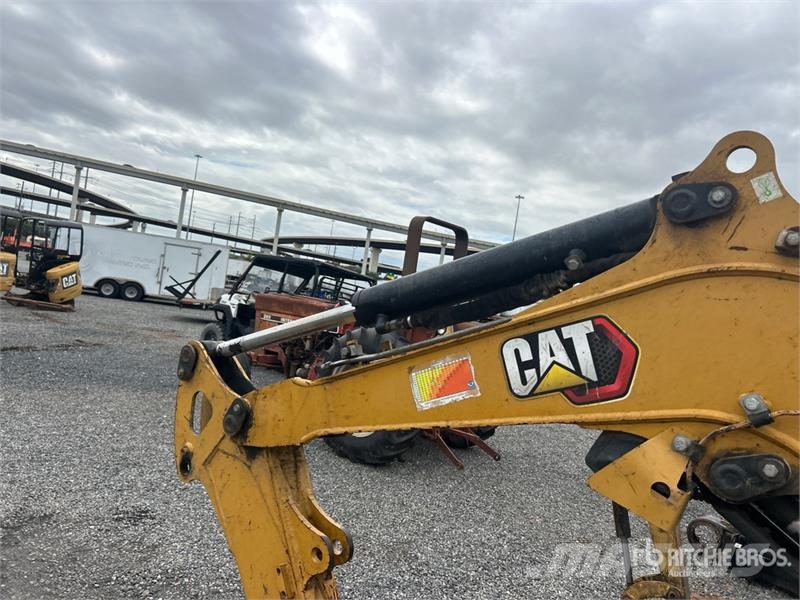 CAT Quantity of 2 Mini Excavator (Inoperable) Minigravemaskiner