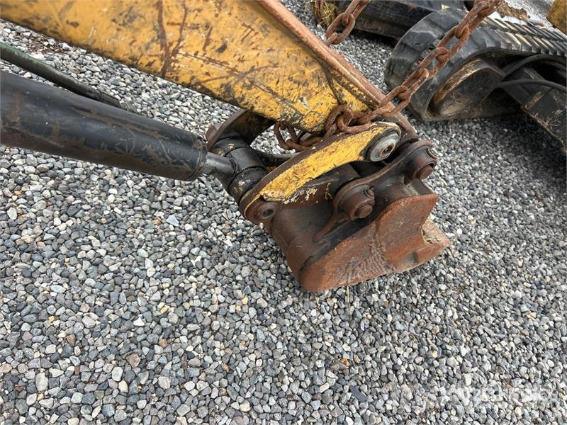 CAT Quantity of (2) Mini Excavator (Inoperable) Mini bagri <7t
