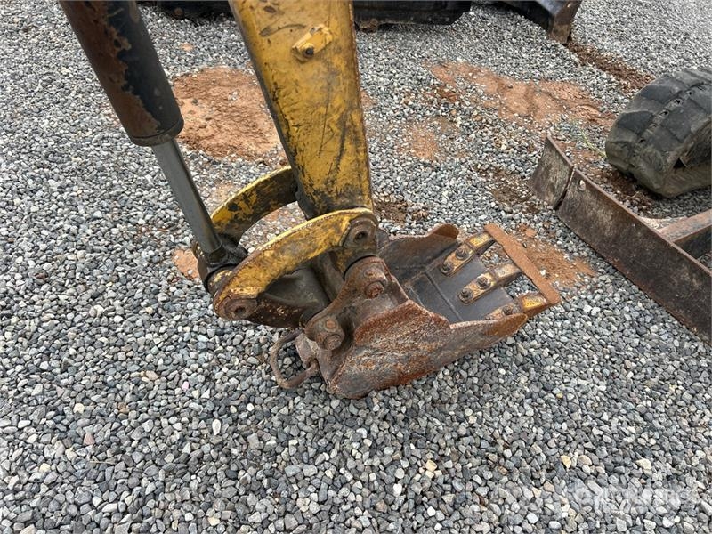 CAT Quantity of 2 Mini Excavator (Inoperable) Minigravemaskiner