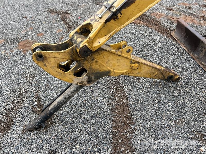 CAT Quantity of (2) Mini Excavator (Inoperable) Mini bagri <7t