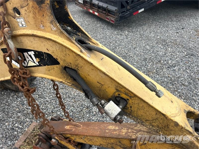 CAT Quantity of (2) Mini Excavator (Inoperable) Mini bagri <7t