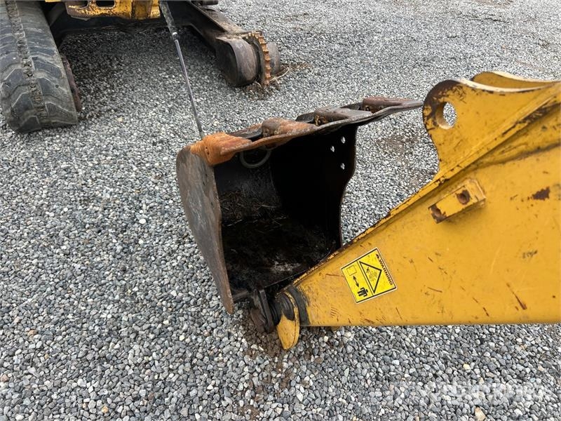 CAT Quantity of 2 Mini Excavator (Inoperable) Minigravemaskiner
