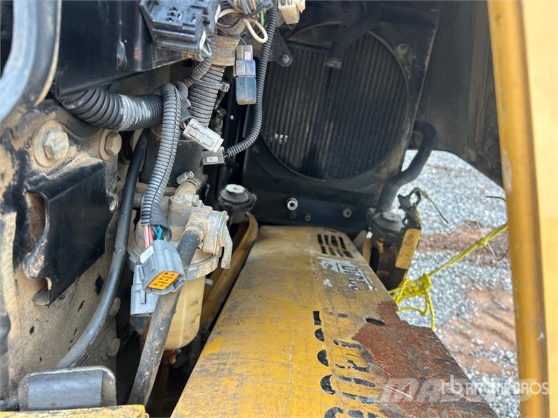 CAT Quantity of (2) Mini Excavator (Inoperable) Mini bagri <7t