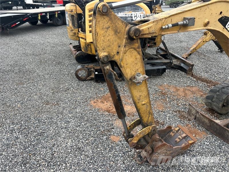 CAT Quantity of 2 Mini Excavator (Inoperable) Minigravemaskiner