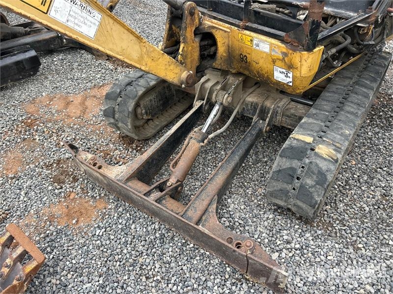 CAT Quantity of 2 Mini Excavator (Inoperable) Minigravemaskiner