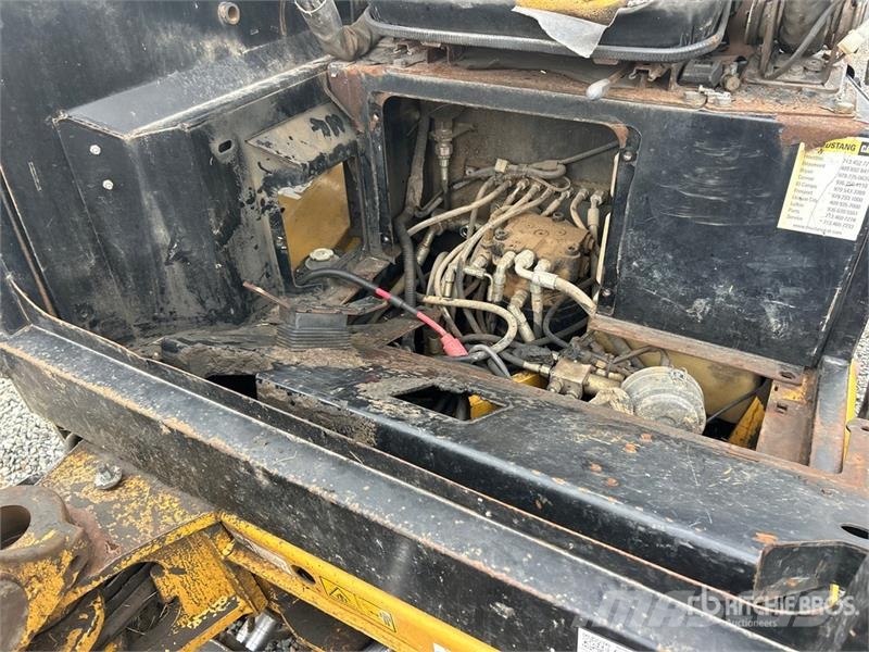 CAT Quantity of (2) Mini Excavator (Inoperable) Mini bagri <7t