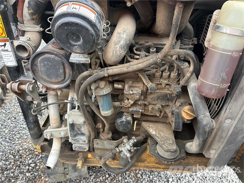 CAT Quantity of 2 Mini Excavator (Inoperable) Minigravemaskiner