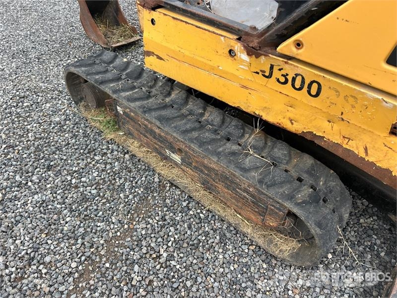 CAT Quantity of (2) Mini Excavator (Inoperable) Mini bagri <7t