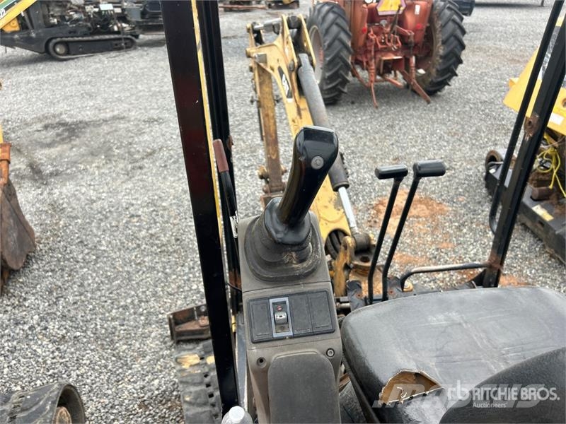 CAT Quantity of 2 Mini Excavator (Inoperable) Minigravemaskiner