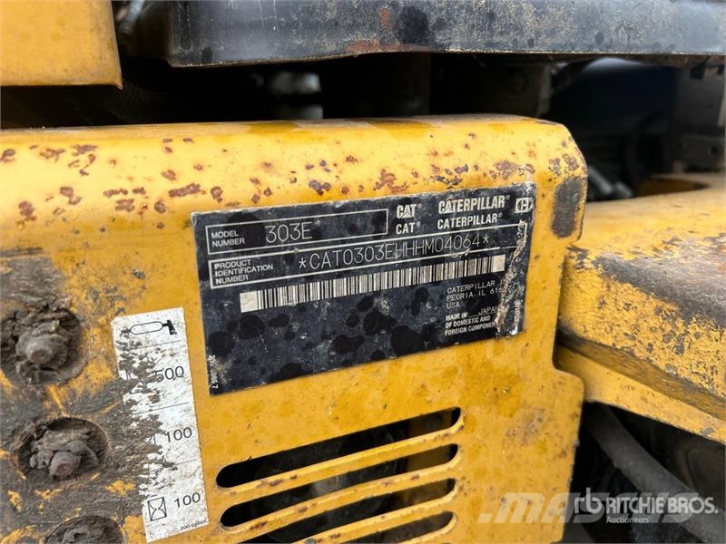 CAT Quantity of 2 Mini Excavator (Inoperable) Minigravemaskiner