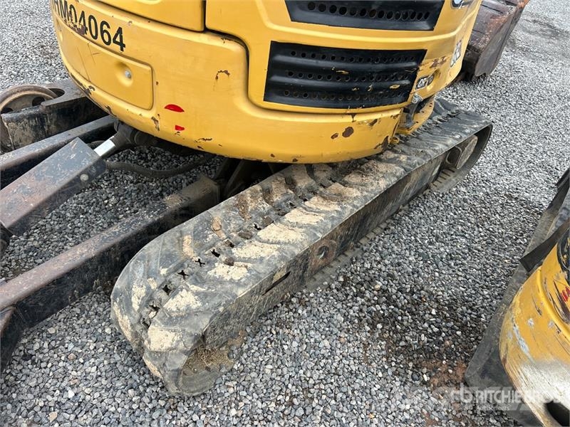 CAT Quantity of 2 Mini Excavator (Inoperable) Minigravemaskiner