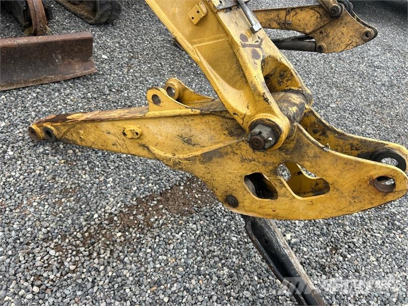 CAT Quantity of (2) Mini Excavator (Inoperable) Mini bagri <7t
