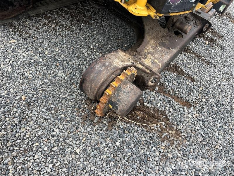 CAT Quantity of 2 Mini Excavator (Inoperable) Minigravemaskiner