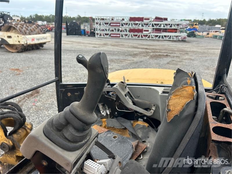 CAT Quantity of (2) Mini Excavator (Inoperable) Mini bagri <7t